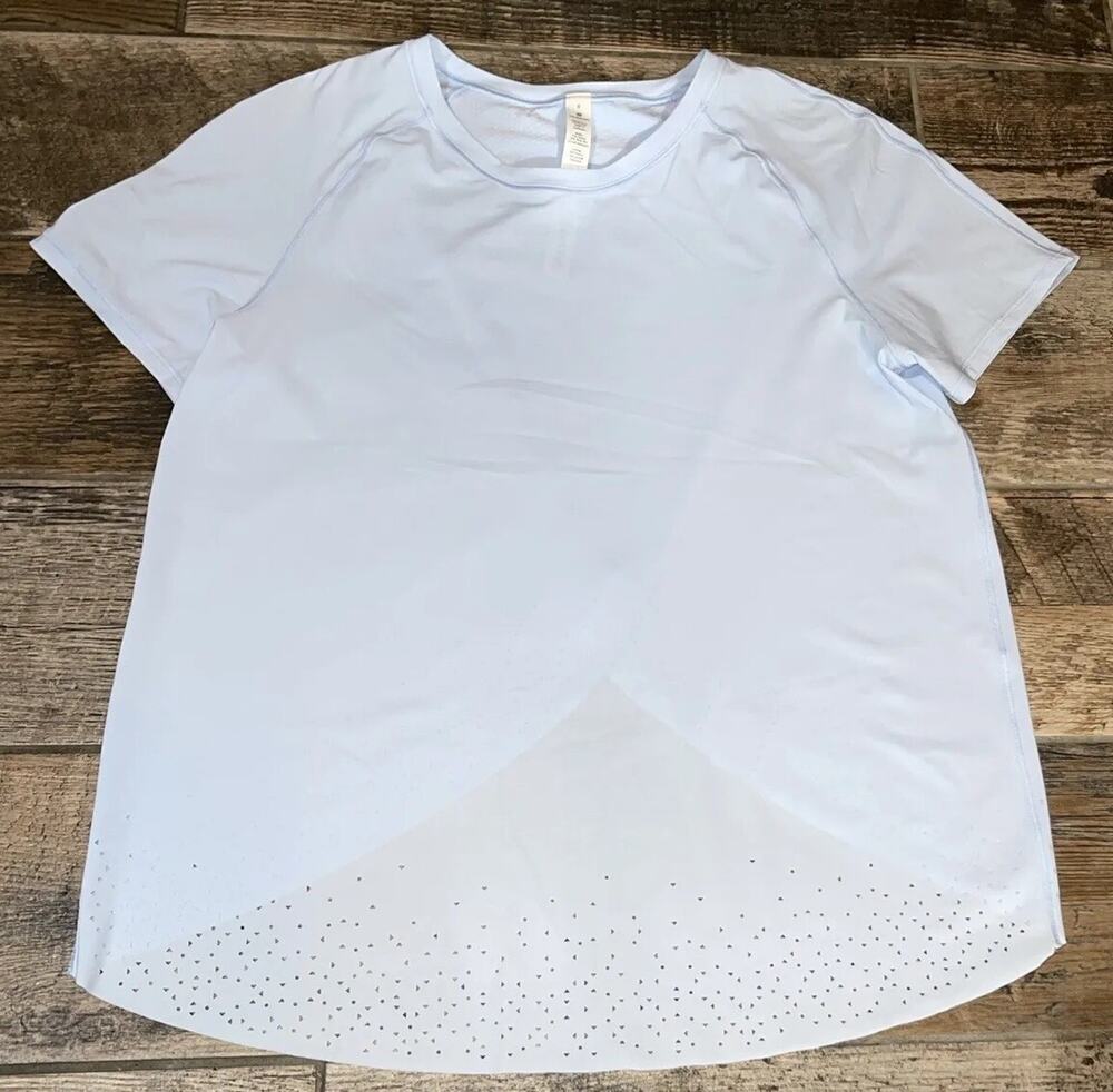 Lululemon Womesn Size 6 Breezy Quick Pace Short Sleeve NWOT